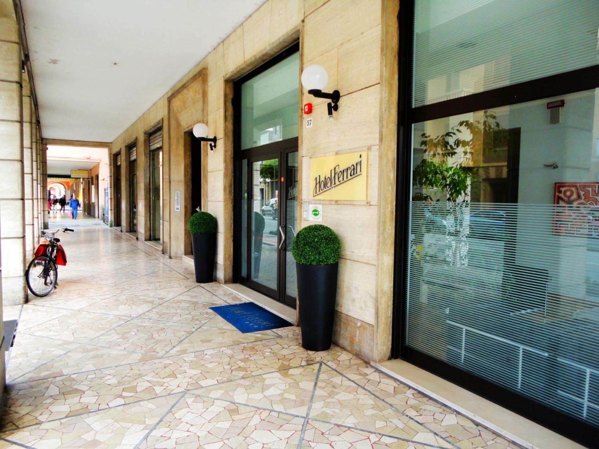 Hotel Ferrari Chiavari Exterior photo