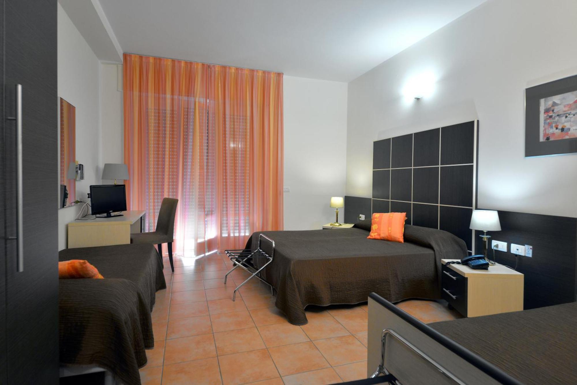 Hotel Ferrari Chiavari Exterior photo
