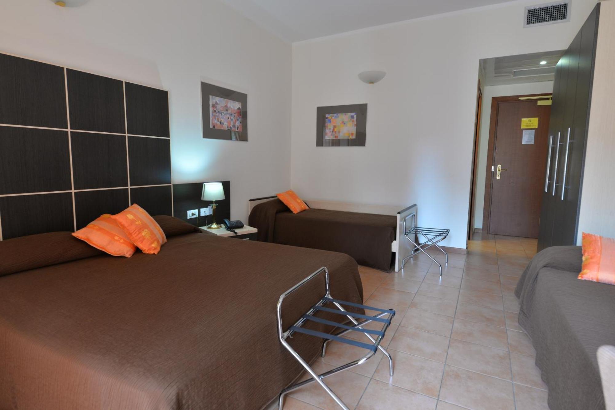 Hotel Ferrari Chiavari Exterior photo