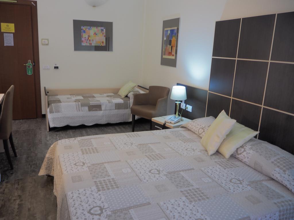 Hotel Ferrari Chiavari Exterior photo