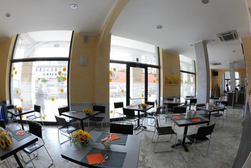 Hotel Ferrari Chiavari Exterior photo
