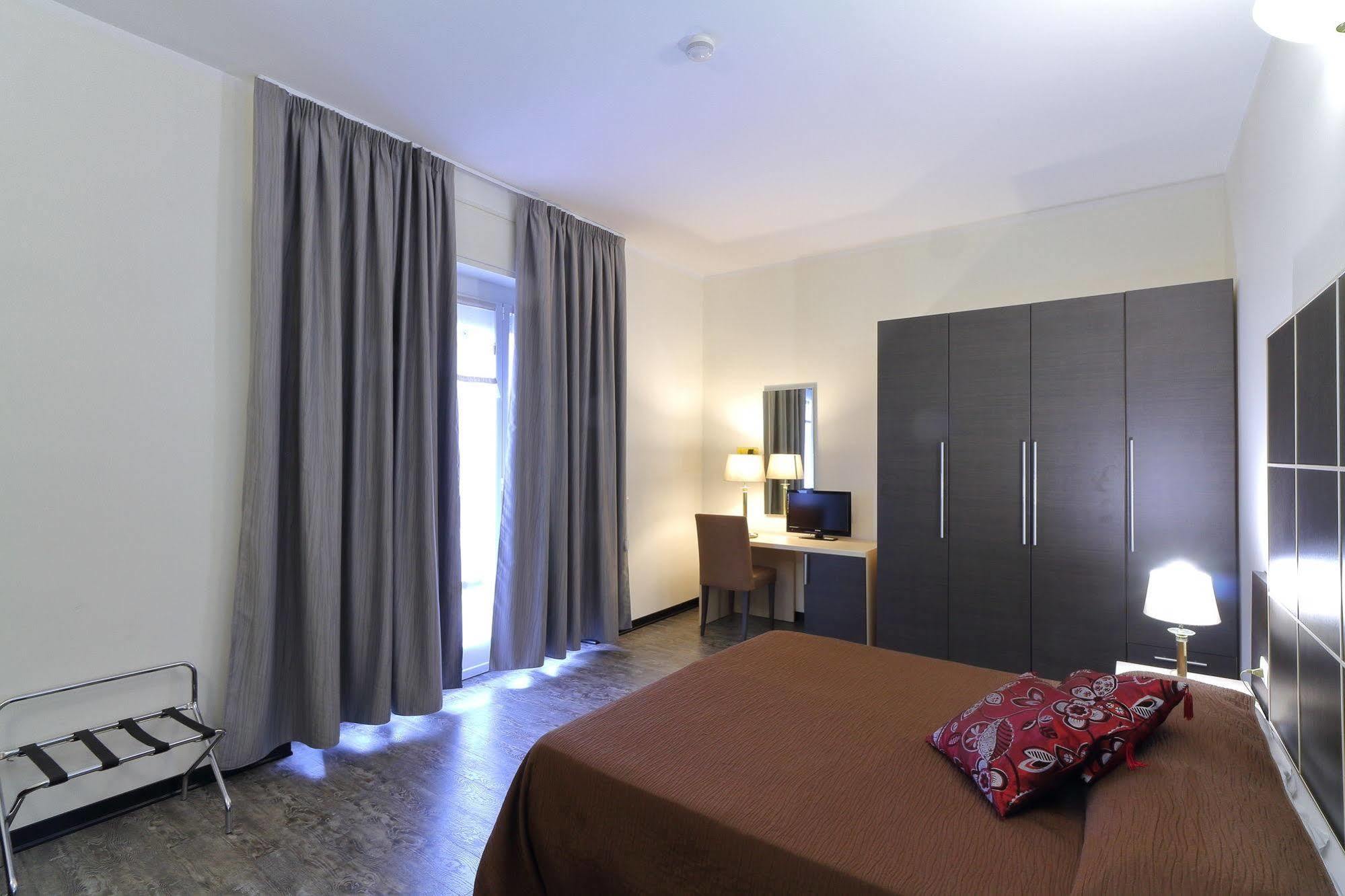 Hotel Ferrari Chiavari Exterior photo
