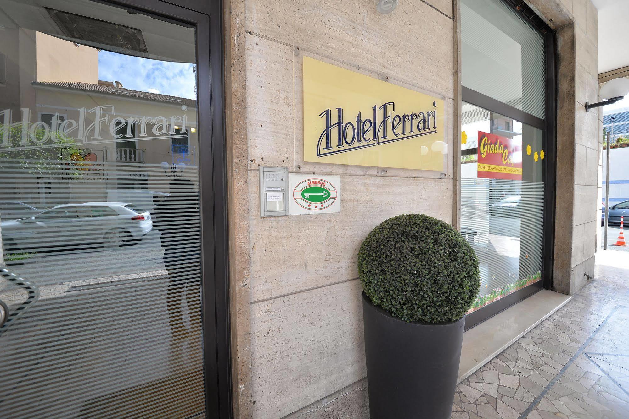 Hotel Ferrari Chiavari Exterior photo