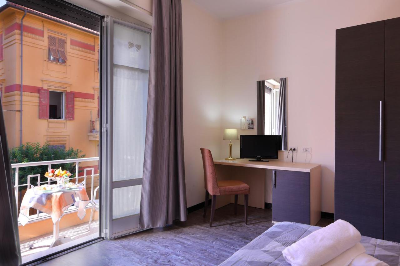 Hotel Ferrari Chiavari Exterior photo